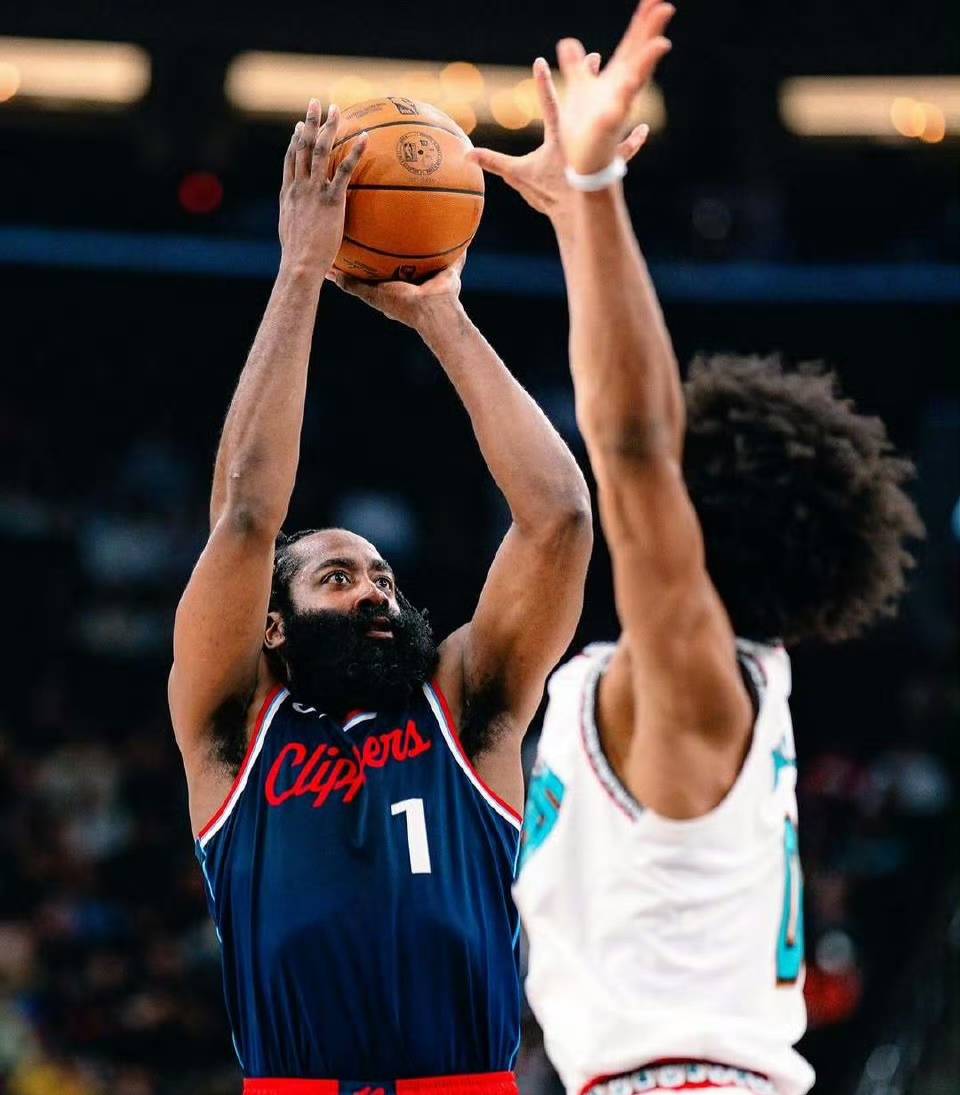 kaiyun官网中国-利物浦不断突破！，哈登连续七场比赛得分超过出色防守赛场气氛高涨-kaiyun官网中国