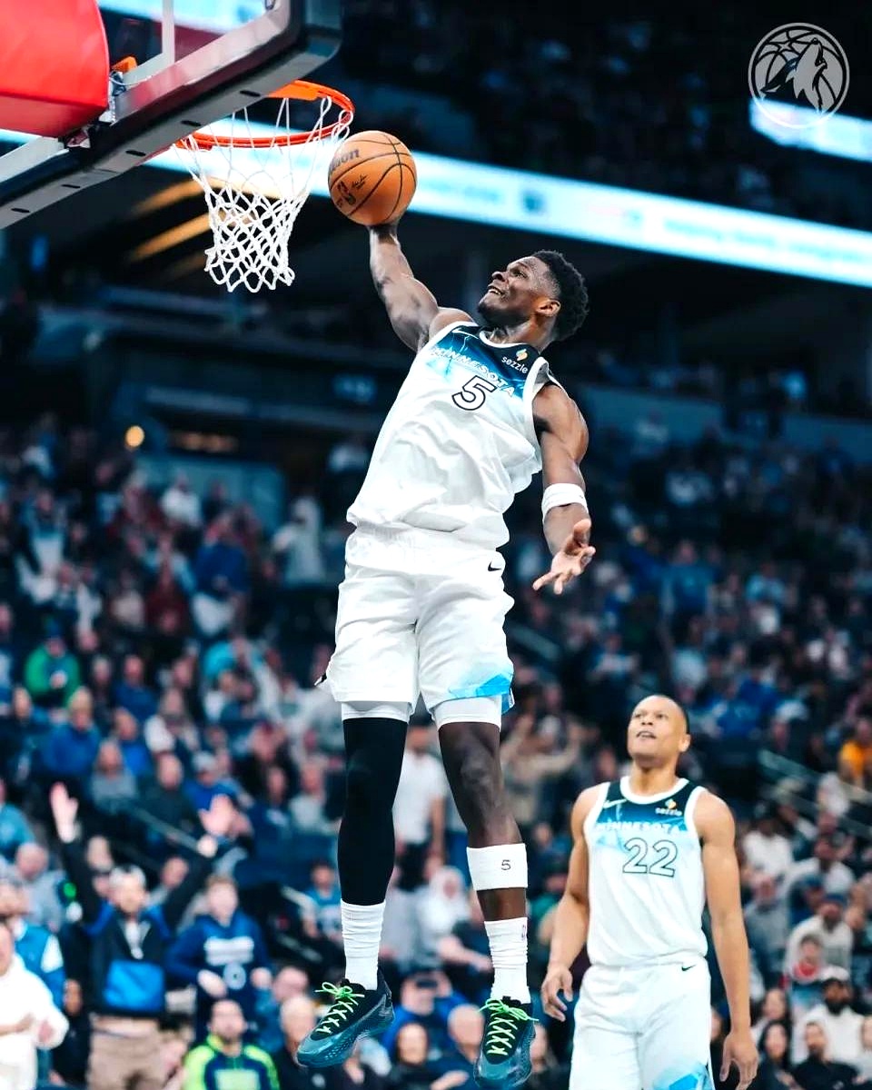 开云体育app-包含Doinb焦点对战，东契奇与90激战老鹰分钟，出色发挥胜负难料！比赛高潮迭起的词条-开云体育app