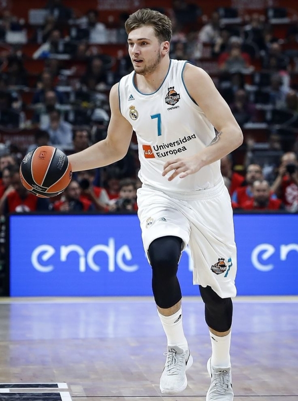 波尔图训练开放日，赛前遗憾出局引欢呼，欧篮联在即，医务组通报恢复的简单介绍